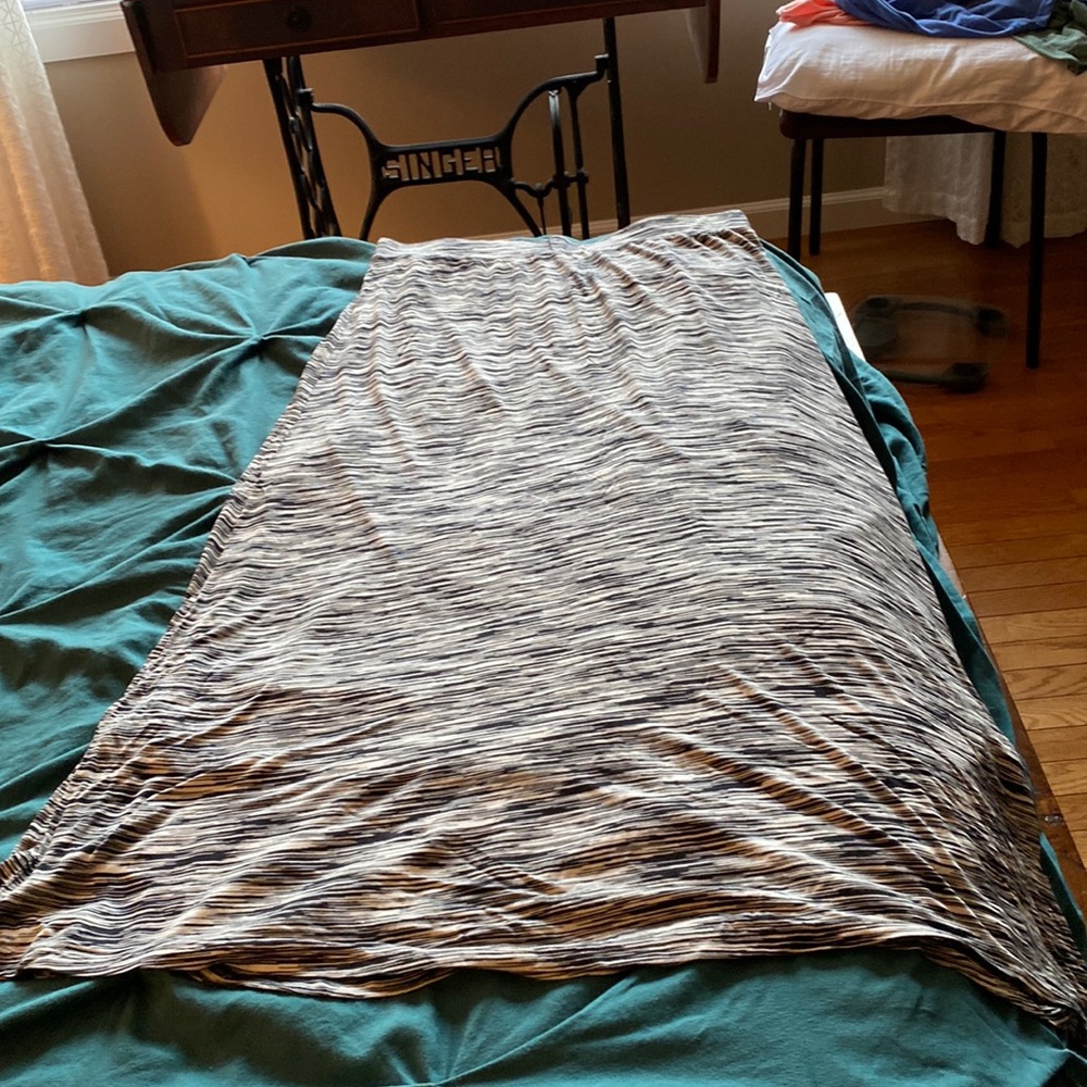 Black and white pull on long skirt